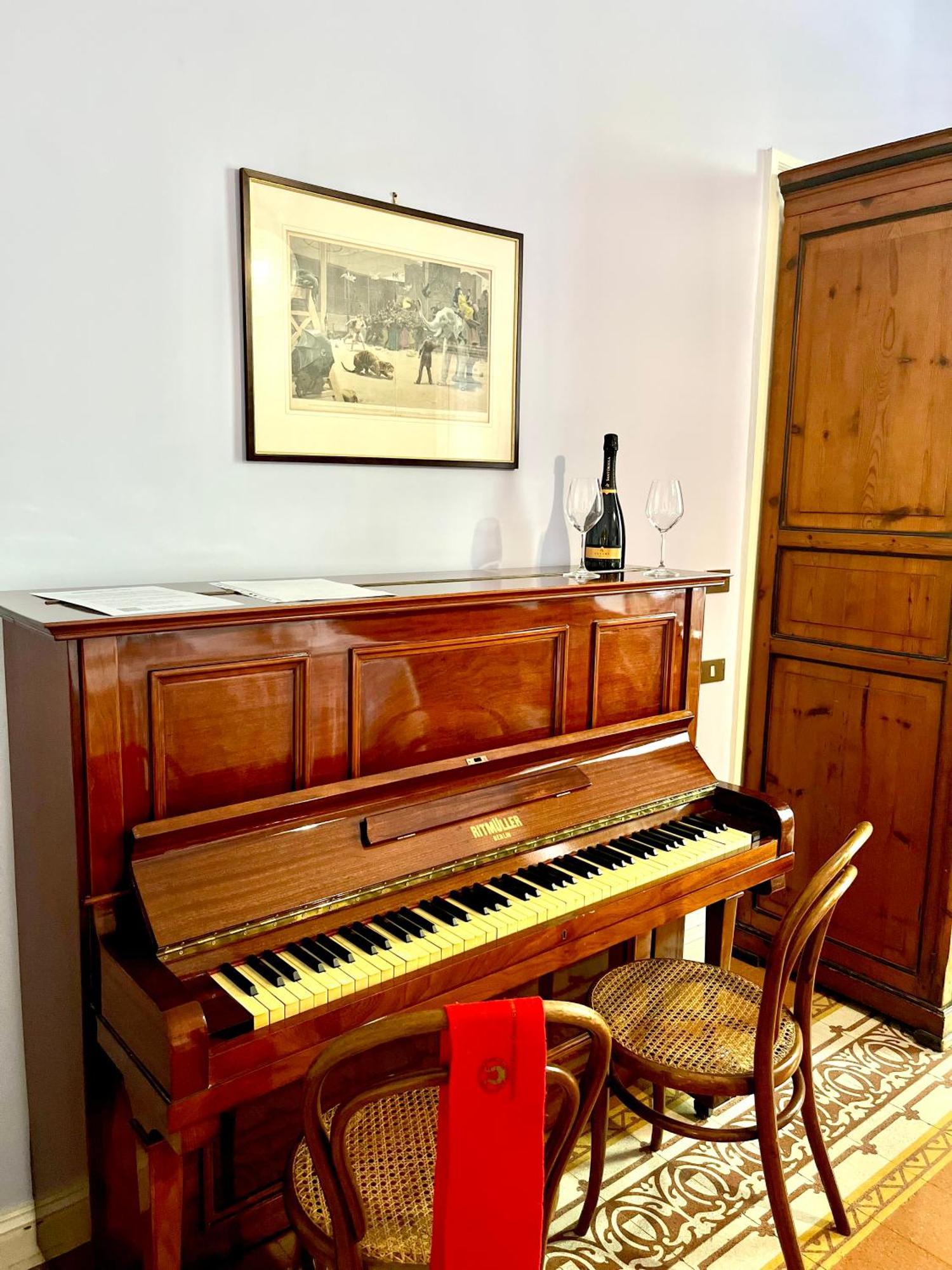Conservatorio 16 - Scarlatti Room Неаполь Екстер'єр фото